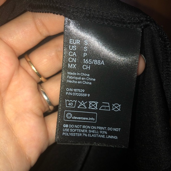 NWOT H&M Workout Top w/ Built-in Sports Bra - Picture 3 of 6